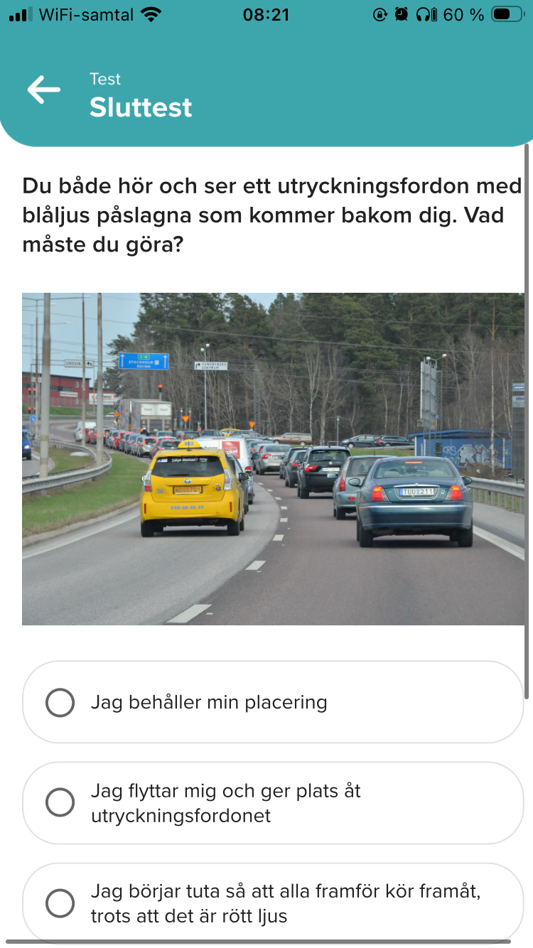 Fråga om utryckningsfordon bakom i kö